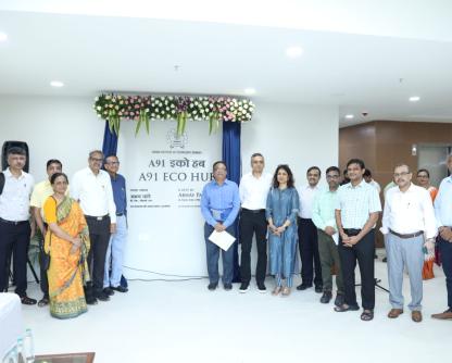 New Rummy Diginitaries and alumni during plaque unveiling of A91 Eco Hub
